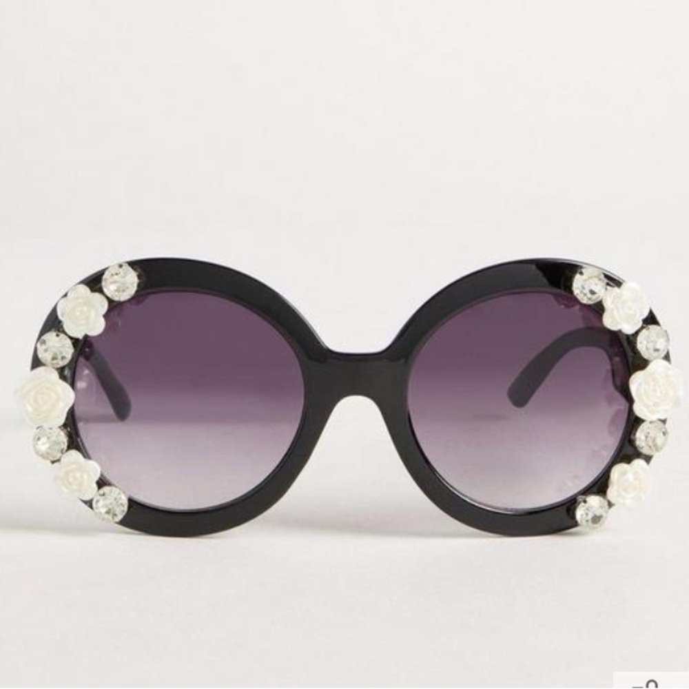 NWT TORRID Round Rosette Sunglasses